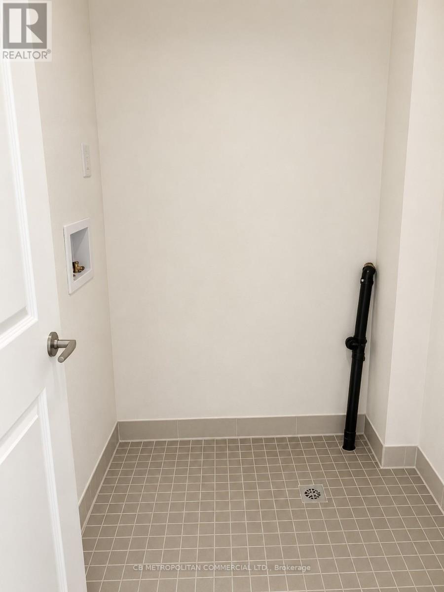 Upper - 1255 Dundas Street W, Toronto, Ontario M6J 1X6 - Photo 8 - C13470048