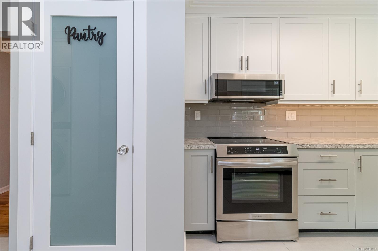 1213 Finlayson St, Victoria, British Columbia  V8T 2T8 - Photo 6 - 1040934