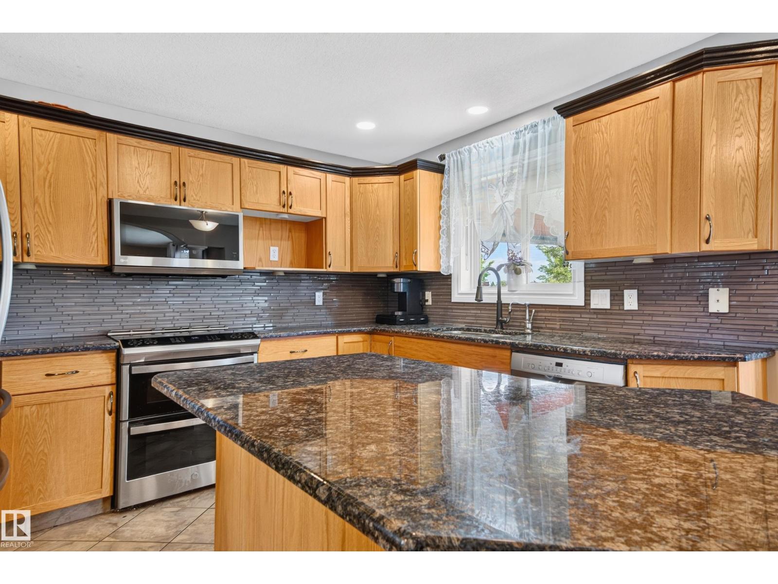 325 Cutts Co Nw, Edmonton, Alberta  T6V 1M7 - Photo 8 - E4494823