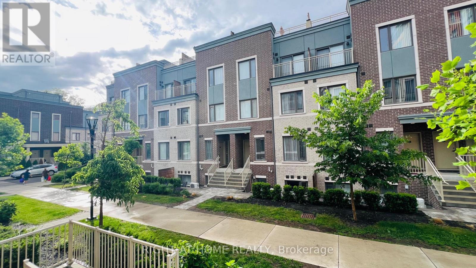 53 - 5 WILLIAM JACKSON WAY, Toronto, Ontario