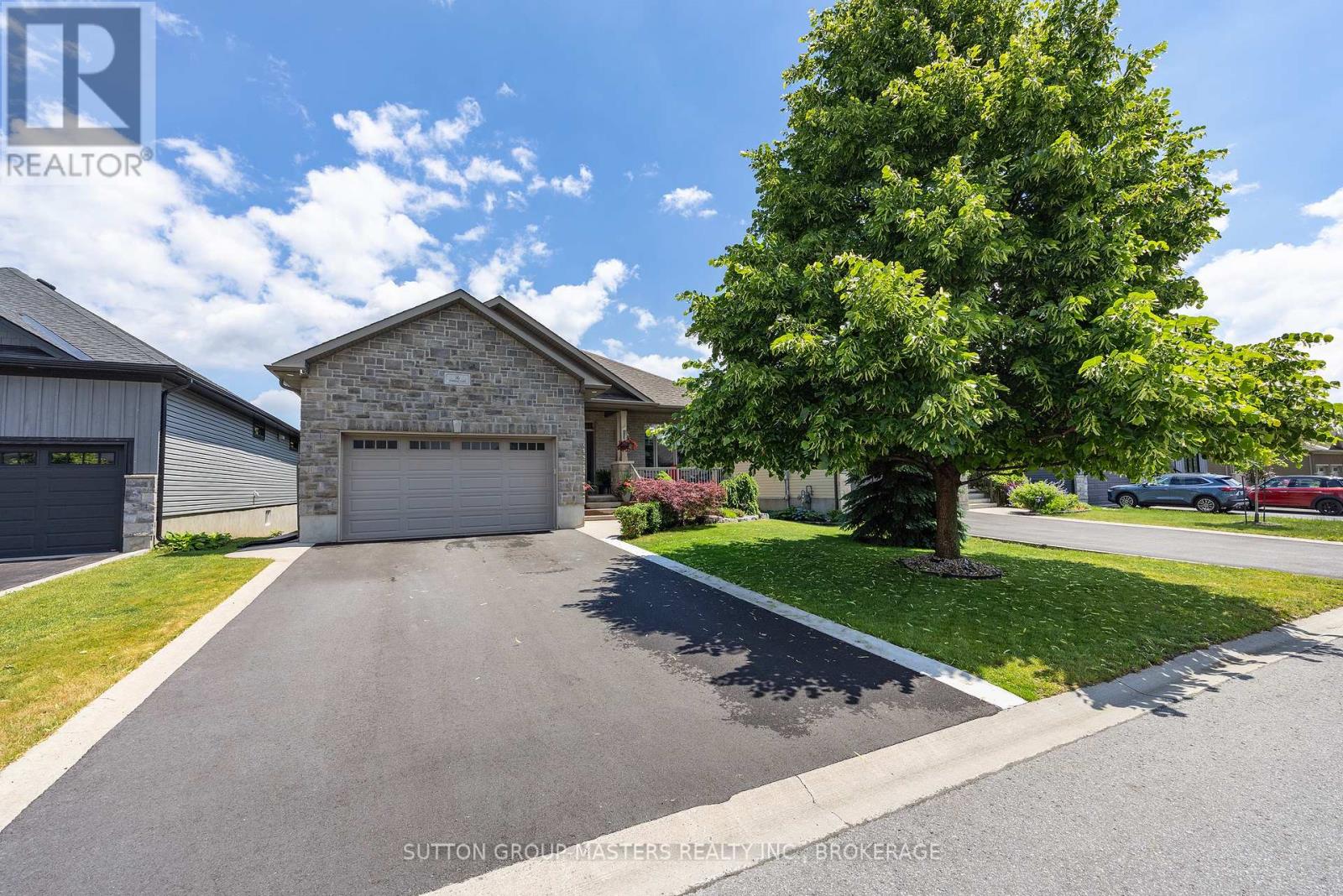 16 Admirals Court, Loyalist, Ontario K0H 1G0 - Photo 2 - X13470074