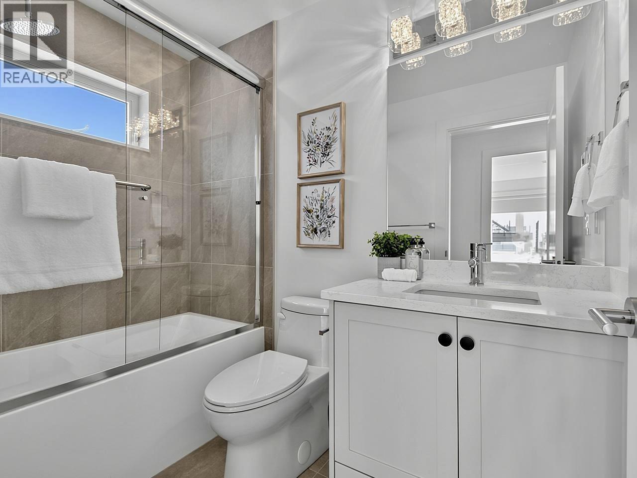 2 8029 Macpherson Avenue, Burnaby, British Columbia  V5J 4P5 - Photo 25 - R3135890
