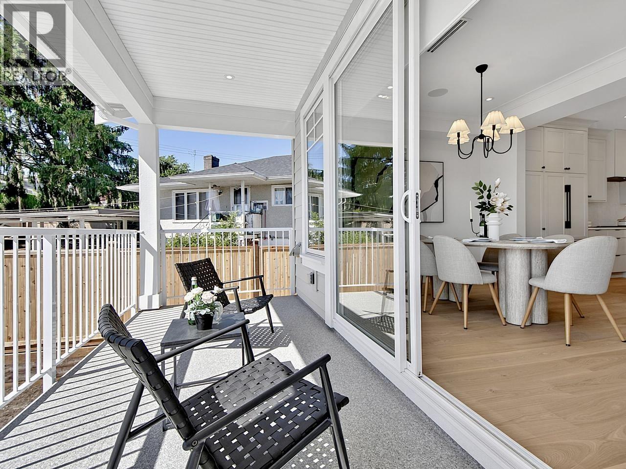 2 8029 Macpherson Avenue, Burnaby, British Columbia  V5J 4P5 - Photo 13 - R3135890
