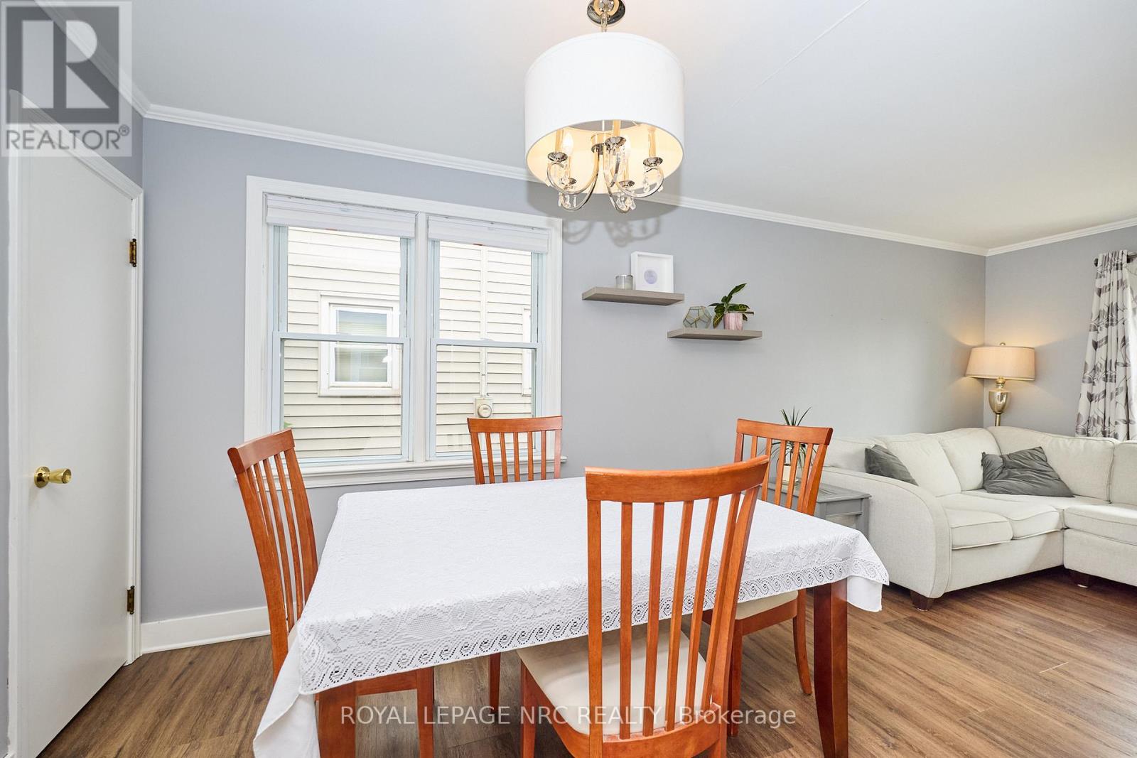 5916 Carman Street, Niagara Falls (Church's Lane), Ontario  L2J 1S1 - Photo 6 - X13470096