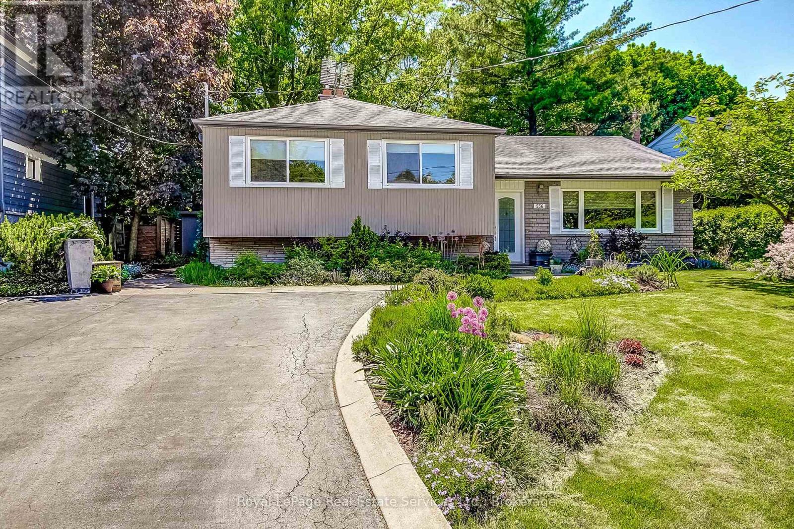 556 Trafford Crescent, Oakville, Ontario  L6L 3T3 - Photo 1 - W13470084