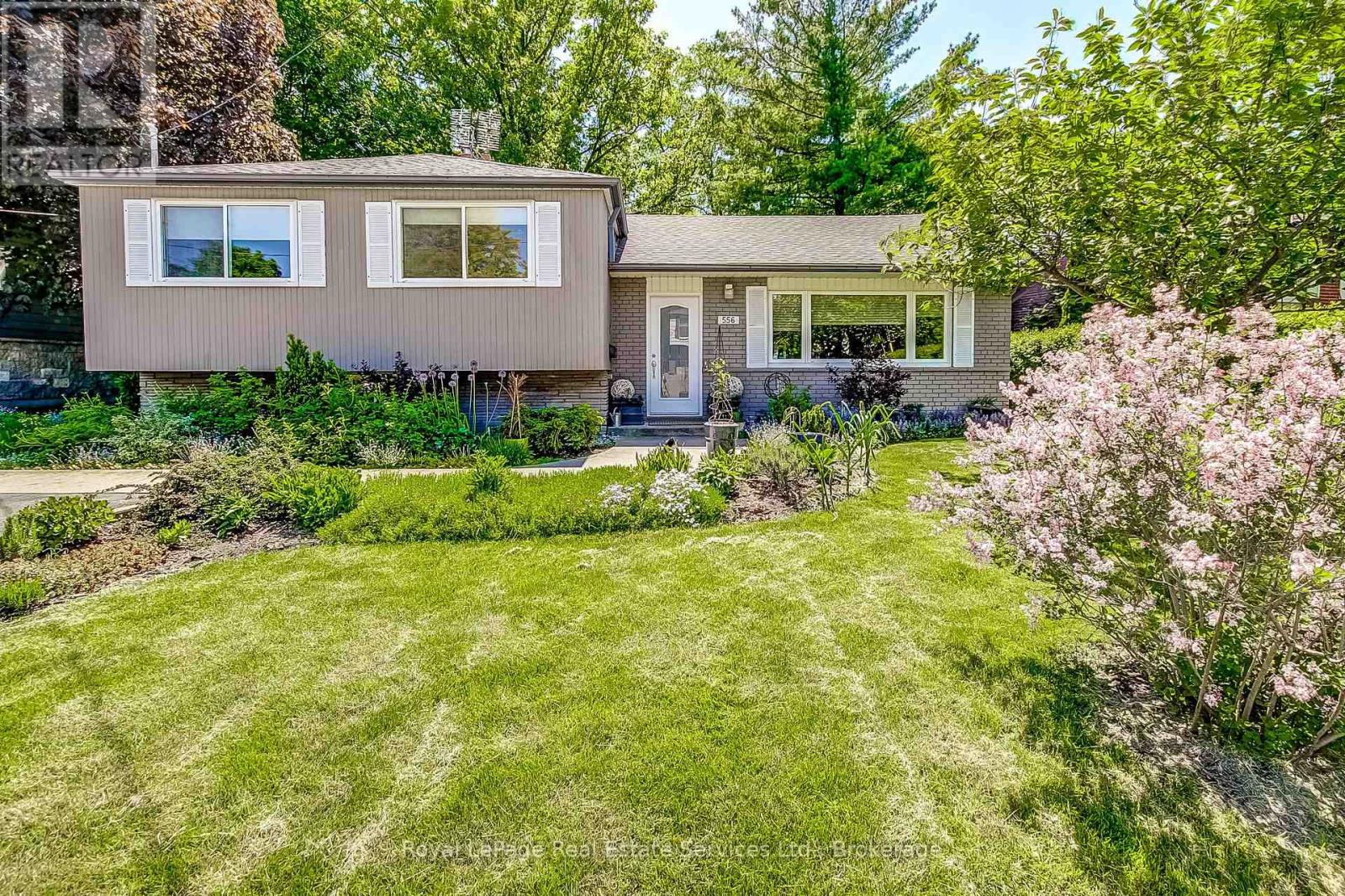 556 Trafford Crescent, Oakville, Ontario  L6L 3T3 - Photo 4 - W13470084