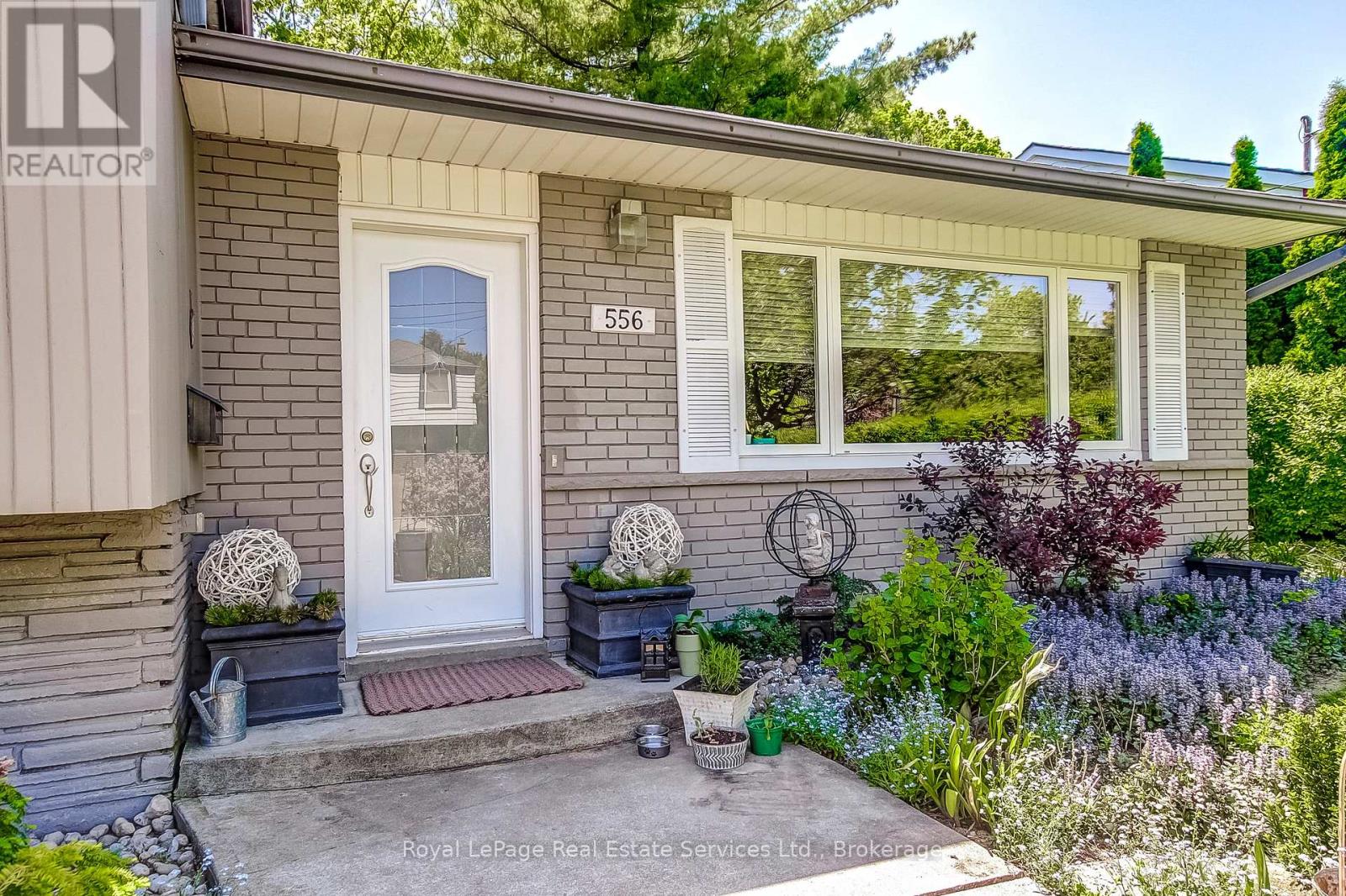 556 Trafford Crescent, Oakville, Ontario  L6L 3T3 - Photo 5 - W13470084