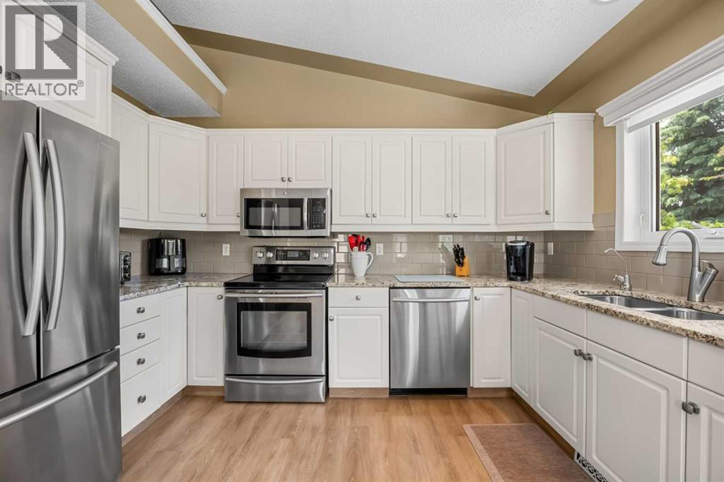 22 Mt Mckenzie Villas SE, Calgary, Alberta  T2Z 2P9 - Photo 12 - A2321918