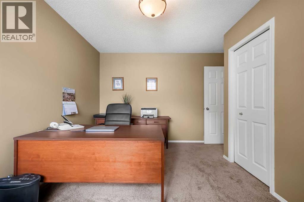 22 Mt Mckenzie Villas SE, Calgary, Alberta  T2Z 2P9 - Photo 25 - A2321918