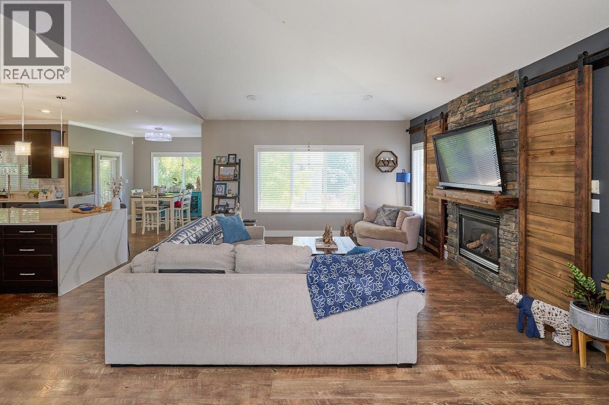 21120 Stonehouse Avenue, Maple Ridge, British Columbia V2X 8L9 - Photo 8 - R3135205
