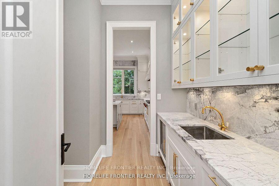 8 Vesta Drive, Toronto, Ontario  M5P 2Z5 - Photo 13 - C13470094