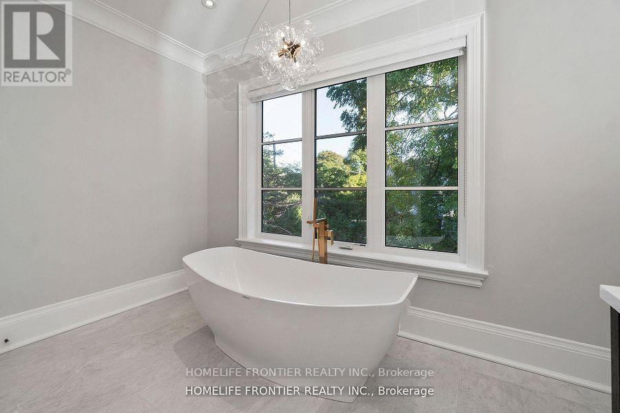 8 Vesta Drive, Toronto, Ontario  M5P 2Z5 - Photo 20 - C13470094