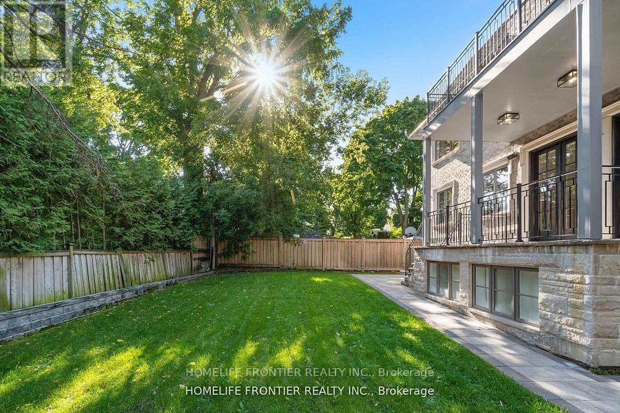 8 Vesta Drive, Toronto, Ontario  M5P 2Z5 - Photo 39 - C13470094