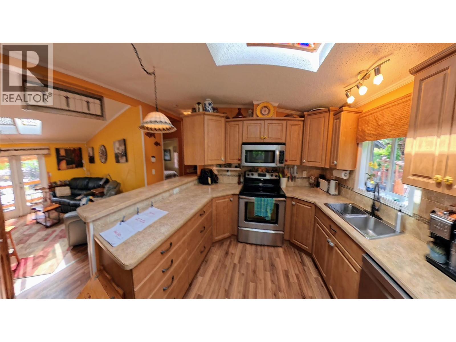 1768 Victoria Avenue, Windermere, British Columbia  V0B 2L2 - Photo 36 - 10391957