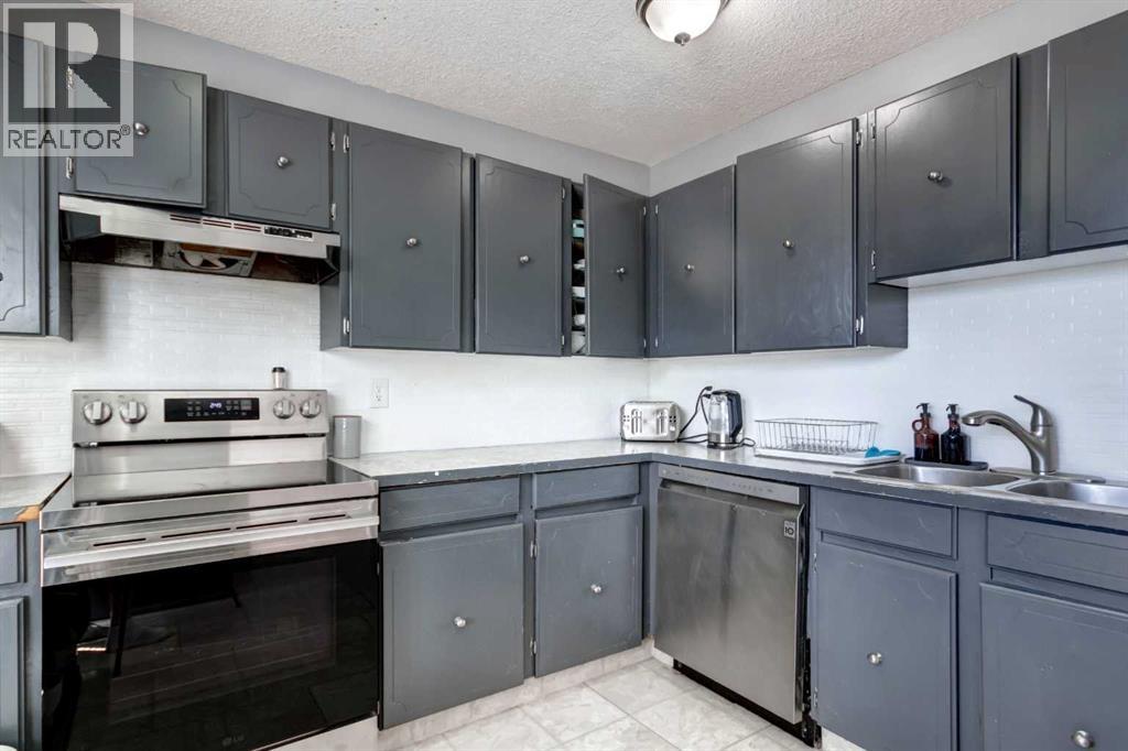 131 Dovertree Place Se, Calgary, Alberta  T2B 2K3 - Photo 11 - A2319028