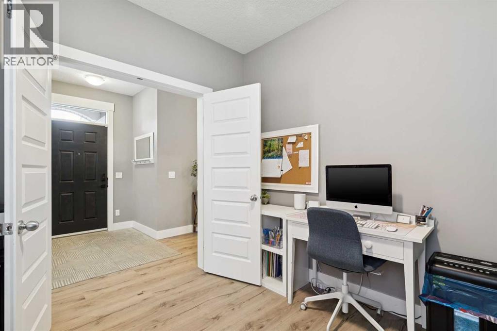 48 Masters Common Se, Calgary, Alberta  T3M 2B8 - Photo 5 - A2321952