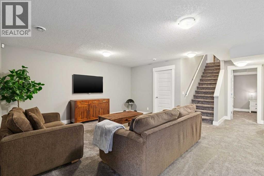 48 Masters Common Se, Calgary, Alberta  T3M 2B8 - Photo 36 - A2321952