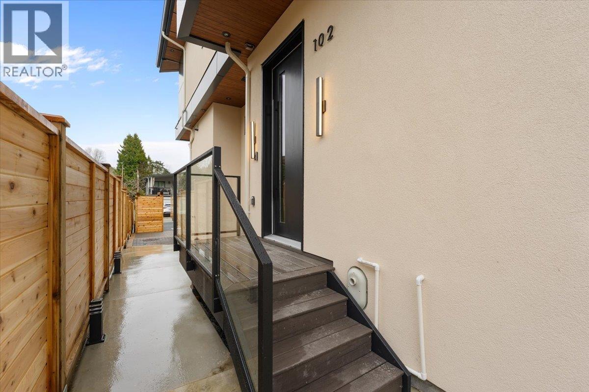 102 1518 Hatton Avenue, Burnaby, British Columbia  V5A 2V1 - Photo 2 - R3138085