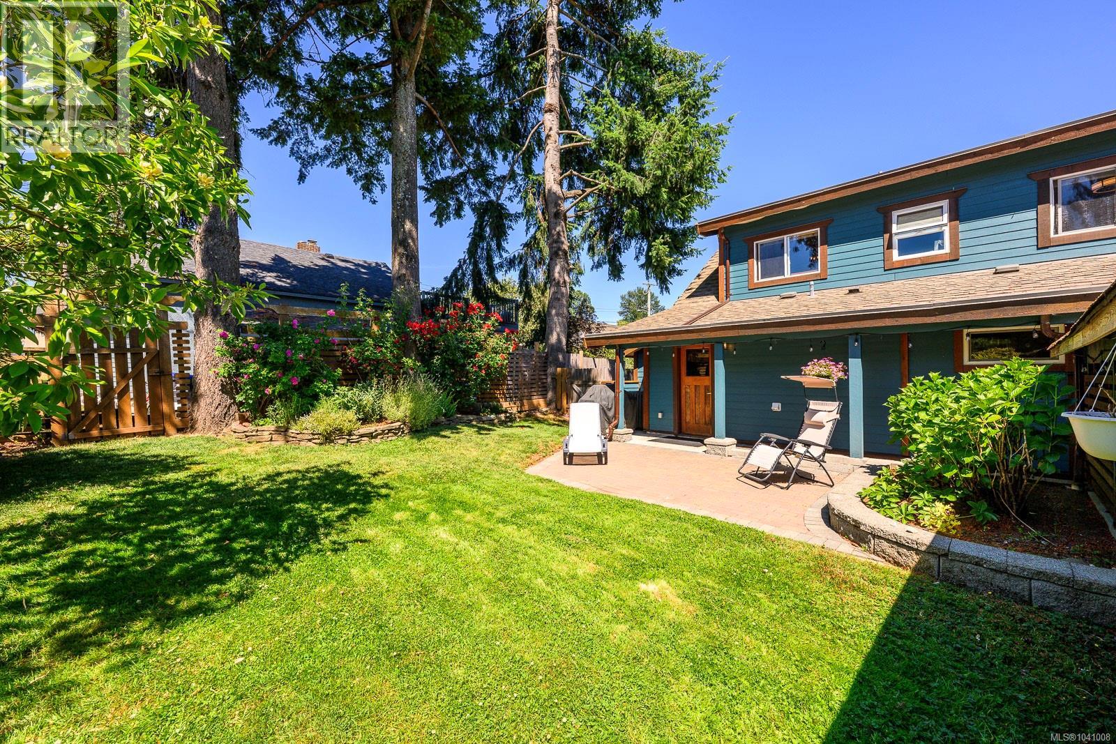 297 Rodello St, Comox, British Columbia  V9M 1E2 - Photo 12 - 1041008
