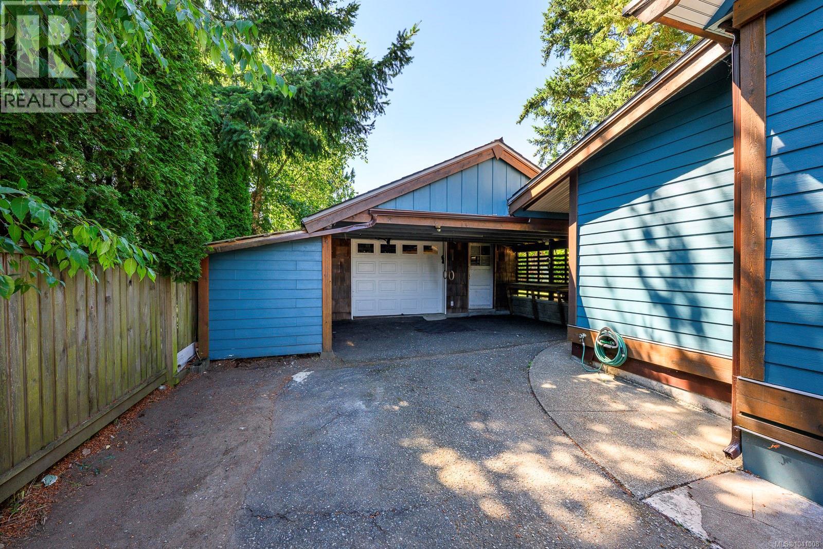 297 Rodello St, Comox, British Columbia  V9M 1E2 - Photo 15 - 1041008