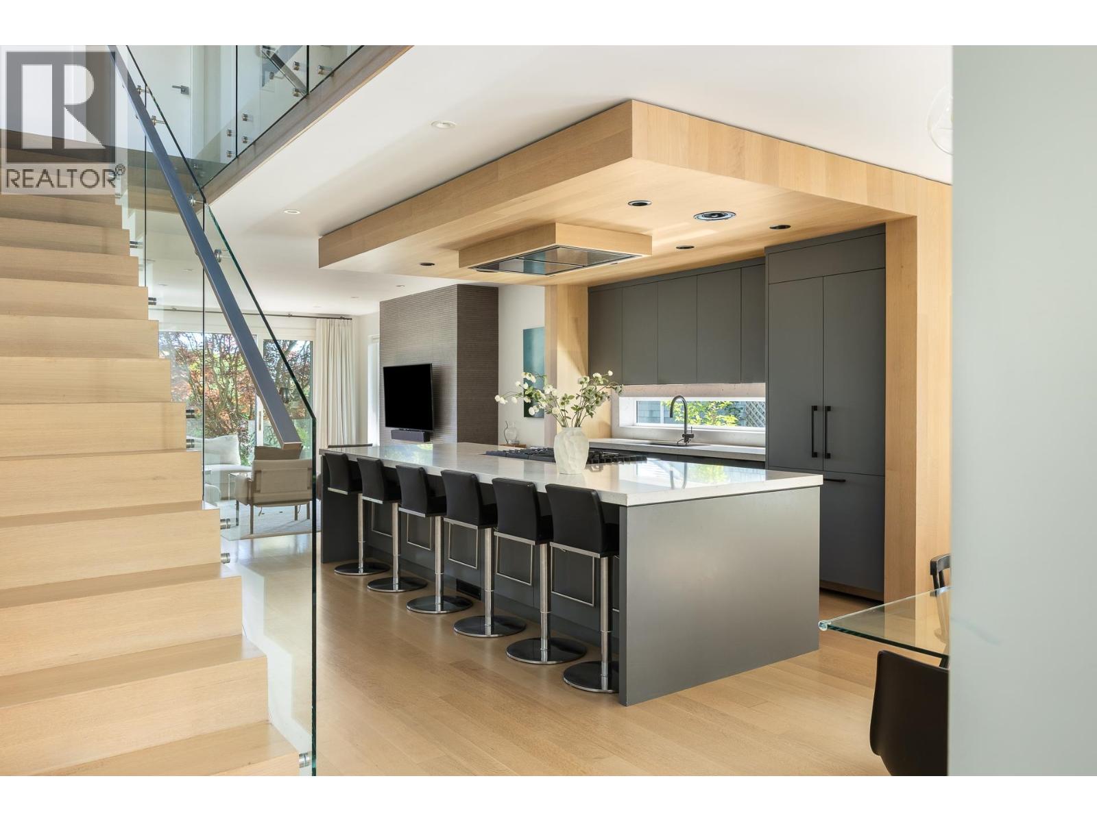 452 E 4th Street, North Vancouver, British Columbia V7L 1J5 - Photo 11 - R3138075