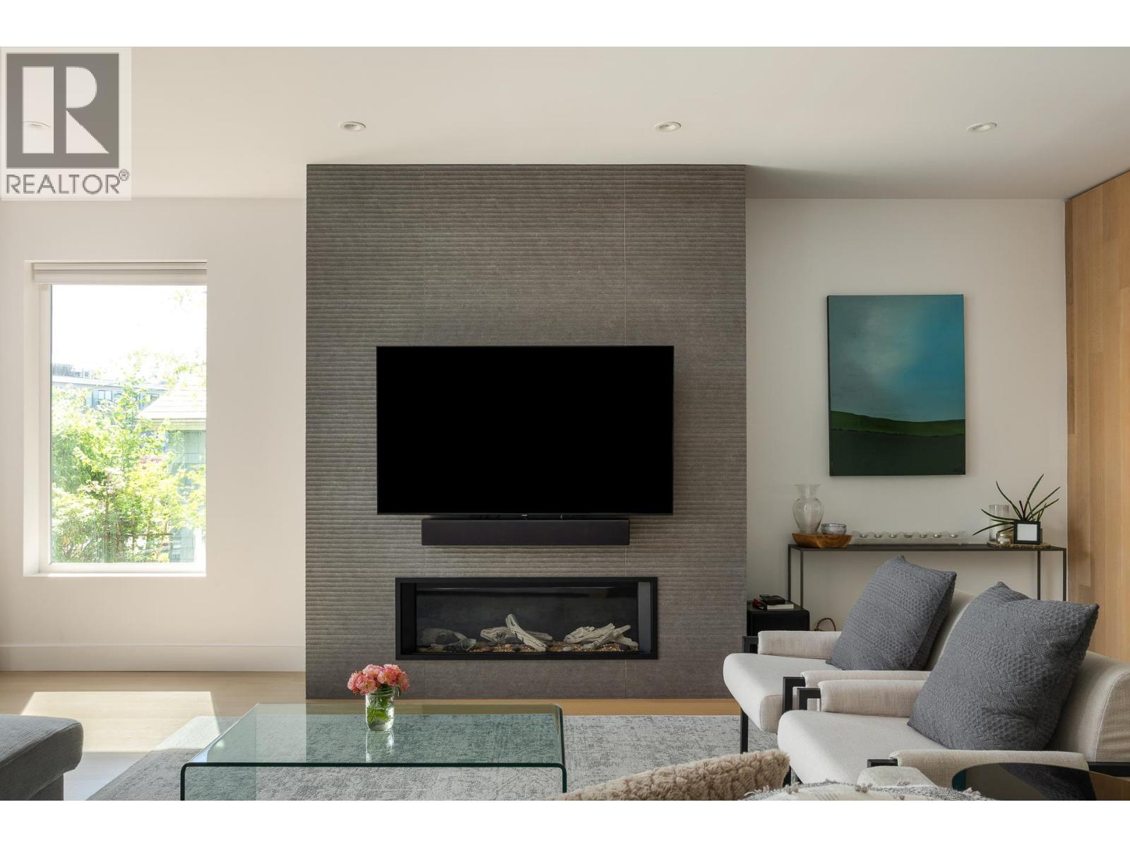 452 E 4th Street, North Vancouver, British Columbia V7L 1J5 - Photo 5 - R3138075