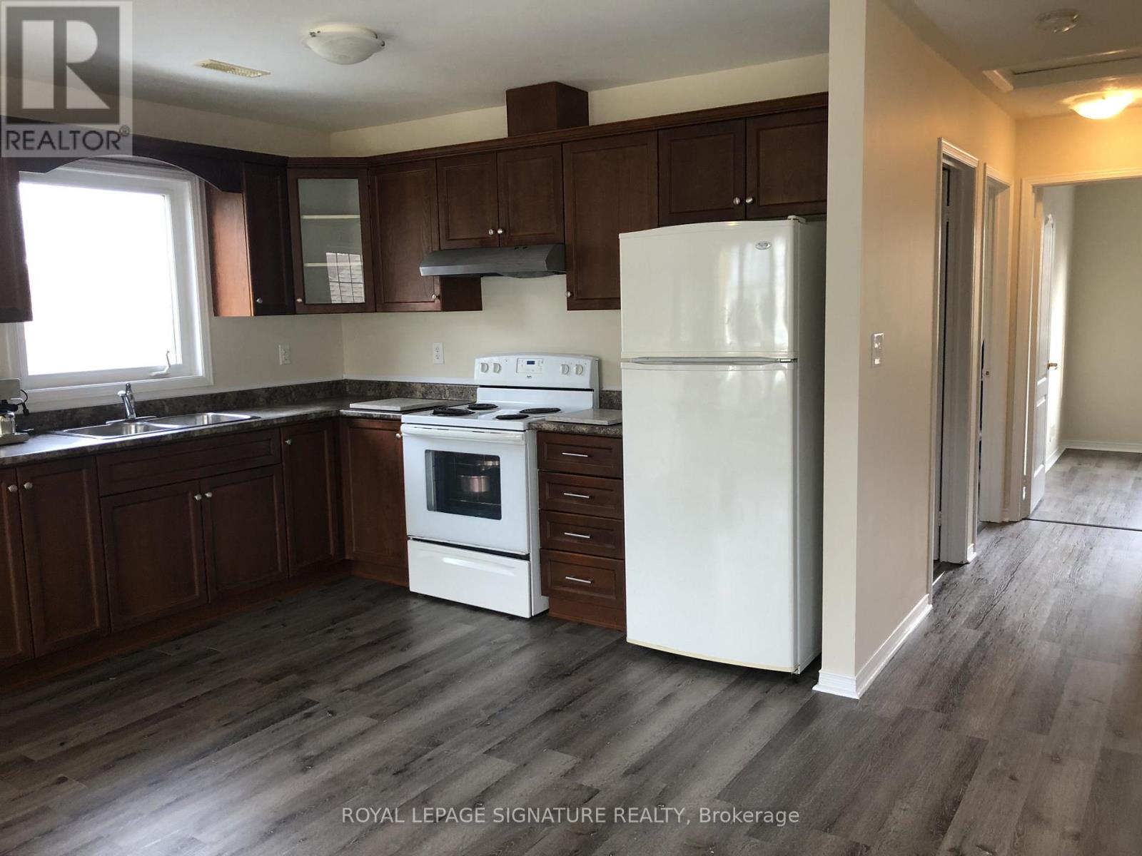 2 - 27 Nassau Street, Oshawa, Ontario L1J 4A3 - Photo 3 - E13470138