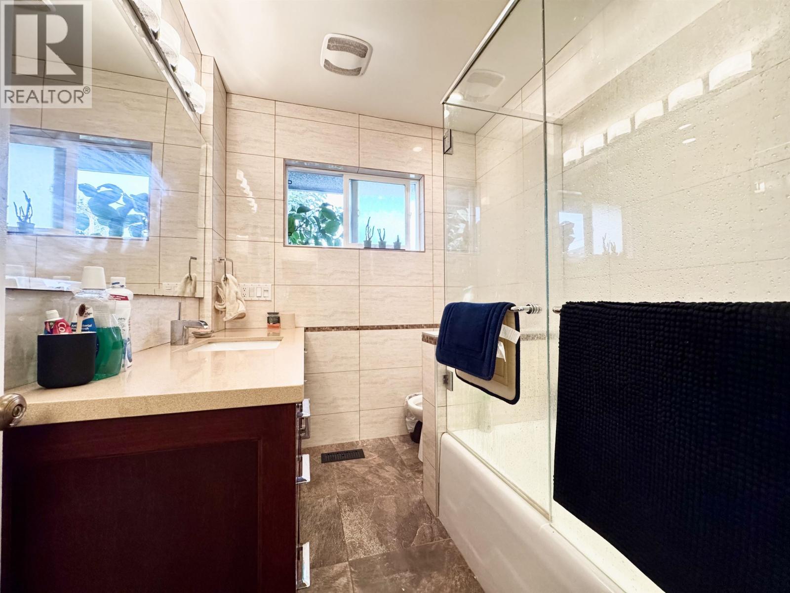 9525 Sullivan Street, Burnaby, British Columbia  V3J 1H8 - Photo 10 - R3138045