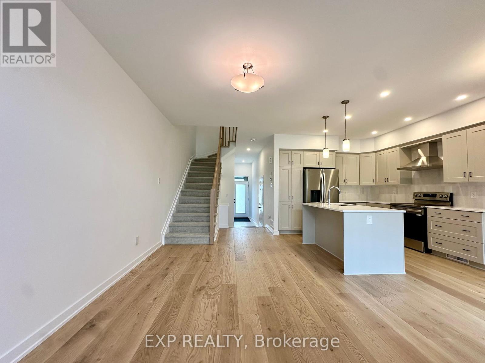171 Bliss Crescent, Ottawa, Ontario K2V 0T5 - Photo 4 - X13470158