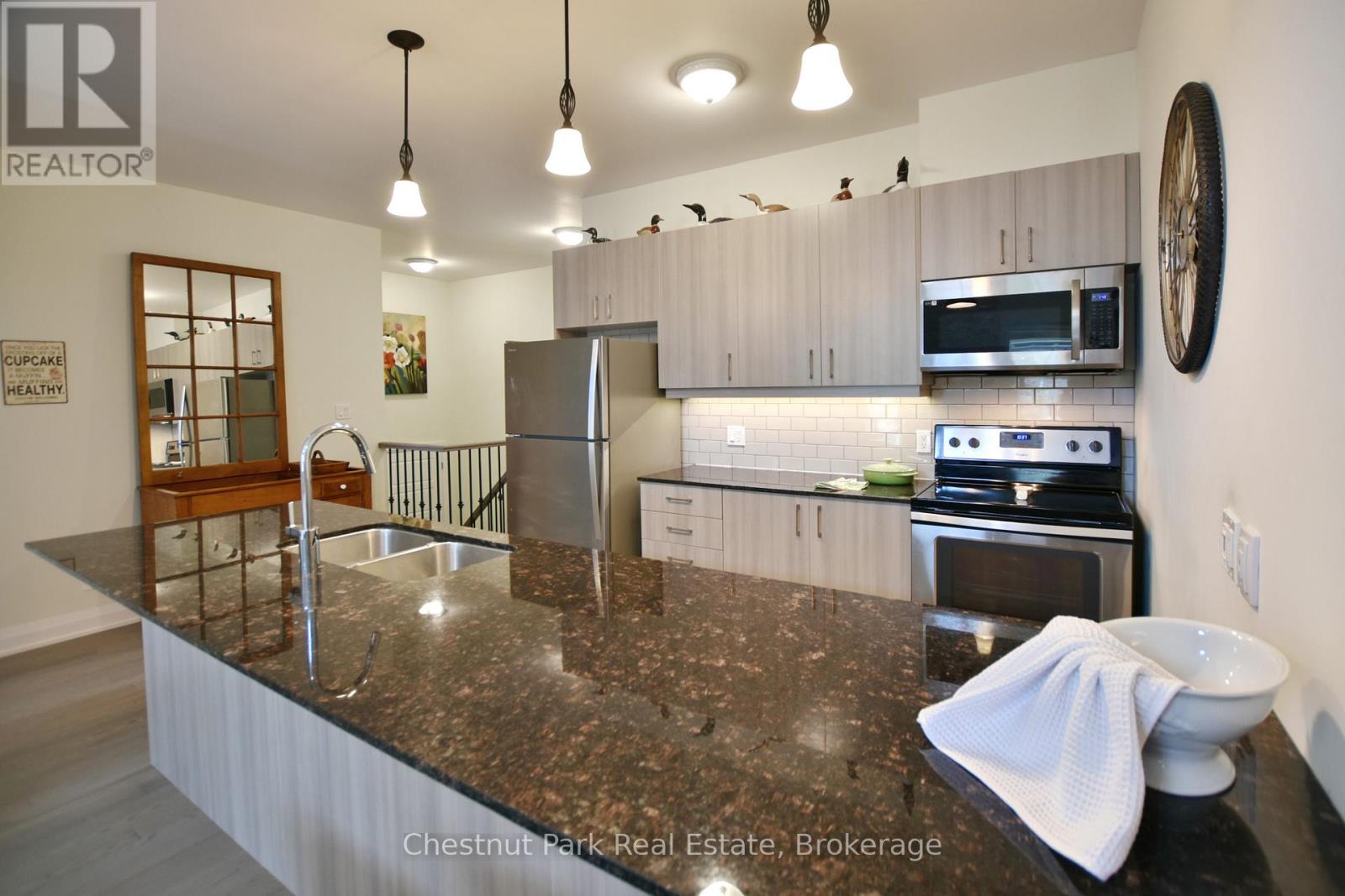 18 Sutton Lane, Collingwood, Ontario  L9Y 0Z6 - Photo 6 - S13470184