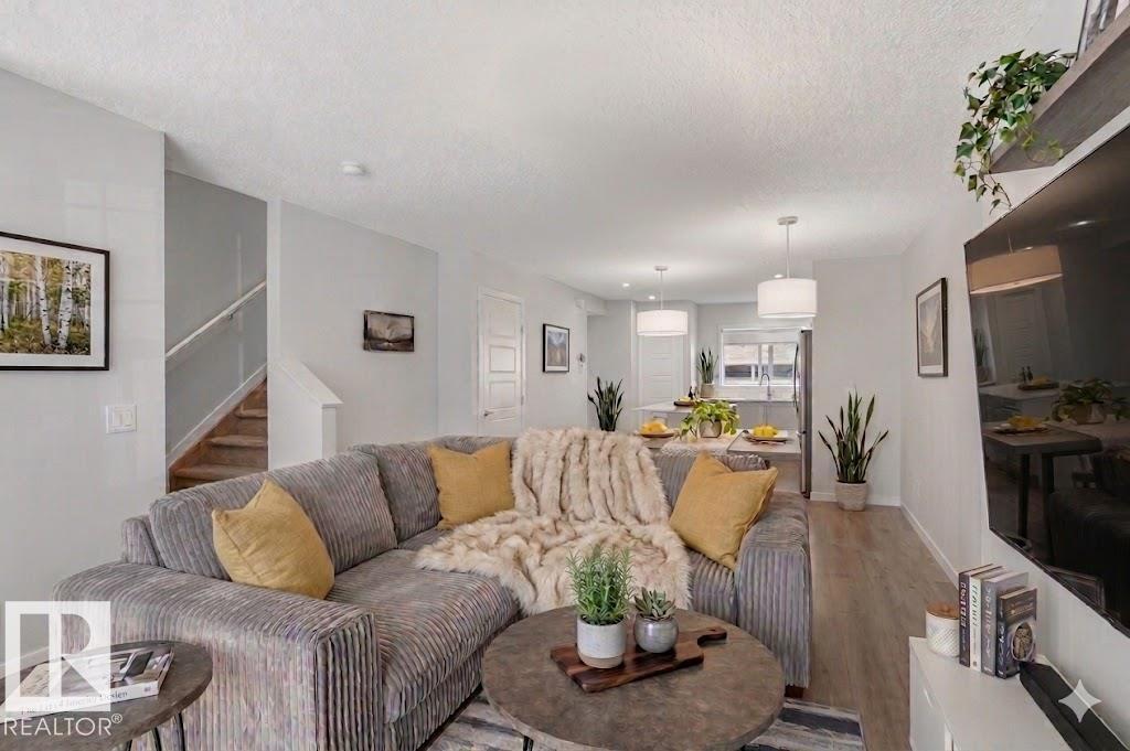 2422 Trumpeter Wy Nw, Edmonton, Alberta  T5V 1T8 - Photo 2 - E4494843