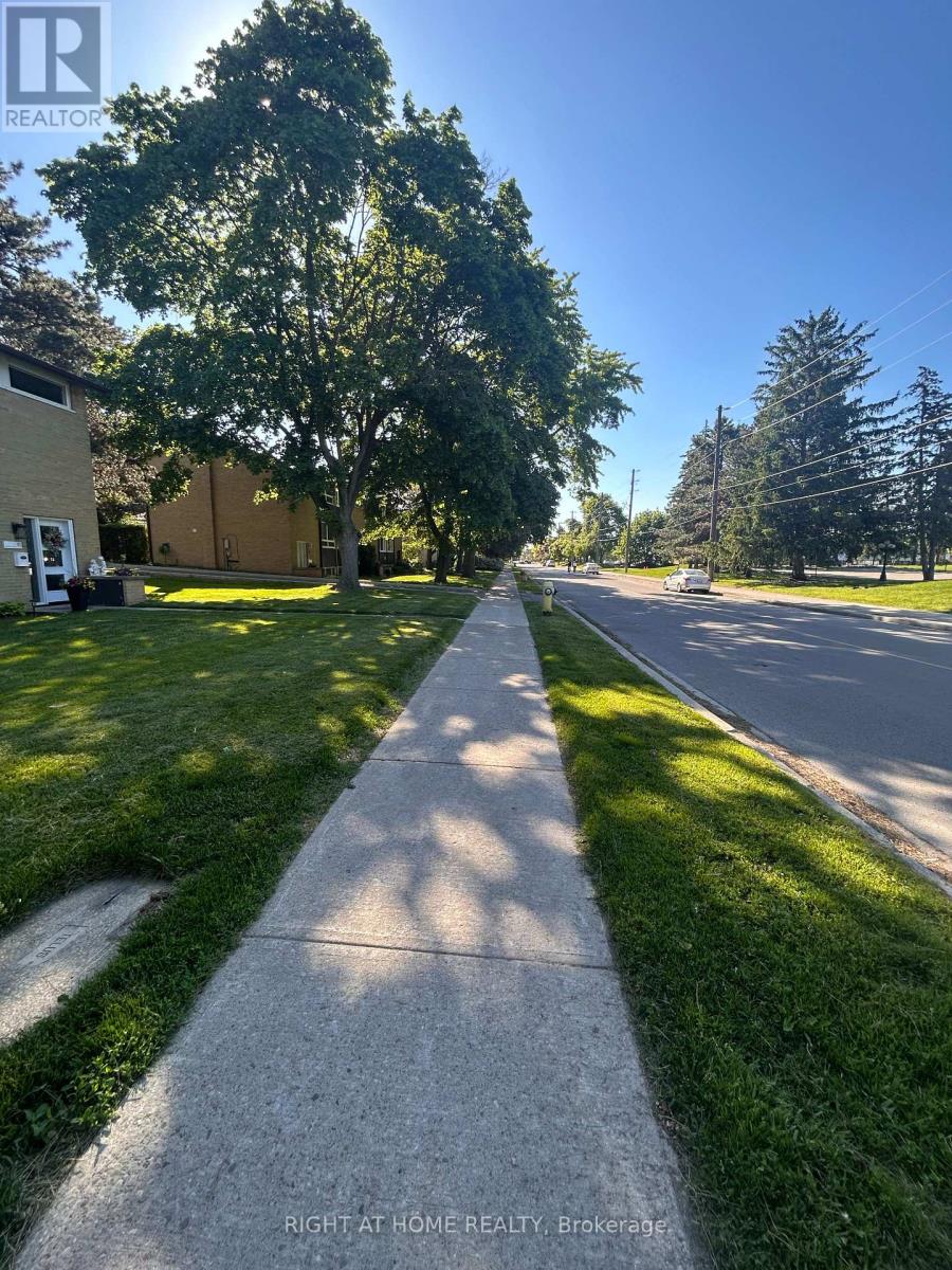25 - 84 Barber Greene Road, Toronto, Ontario  M3C 1Z9 - Photo 5 - C13470206