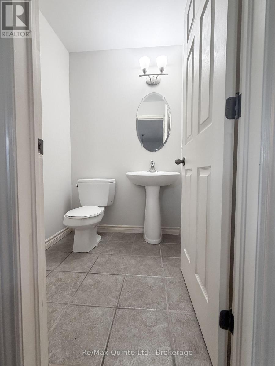10 Boyce Court, Belleville, Ontario  K8P 5P1 - Photo 10 - X13466216
