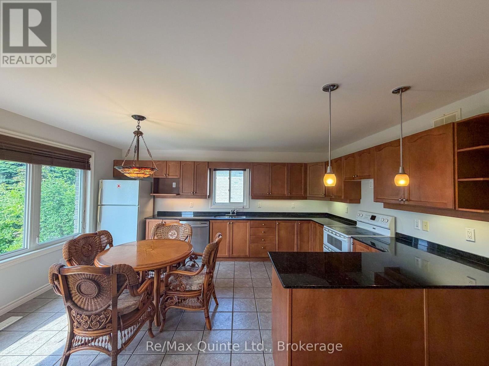 10 Boyce Court, Belleville, Ontario  K8P 5P1 - Photo 11 - X13466216