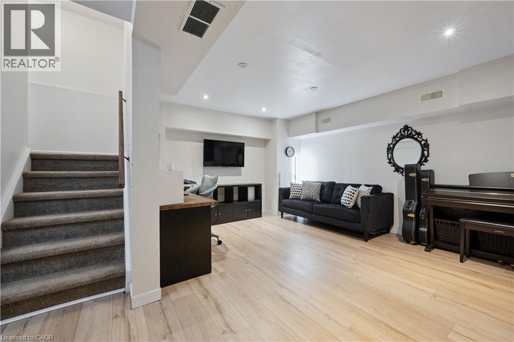 124 Sanderson Drive, Guelph, Ontario  N1H 7L9 - Photo 23 - 40840976