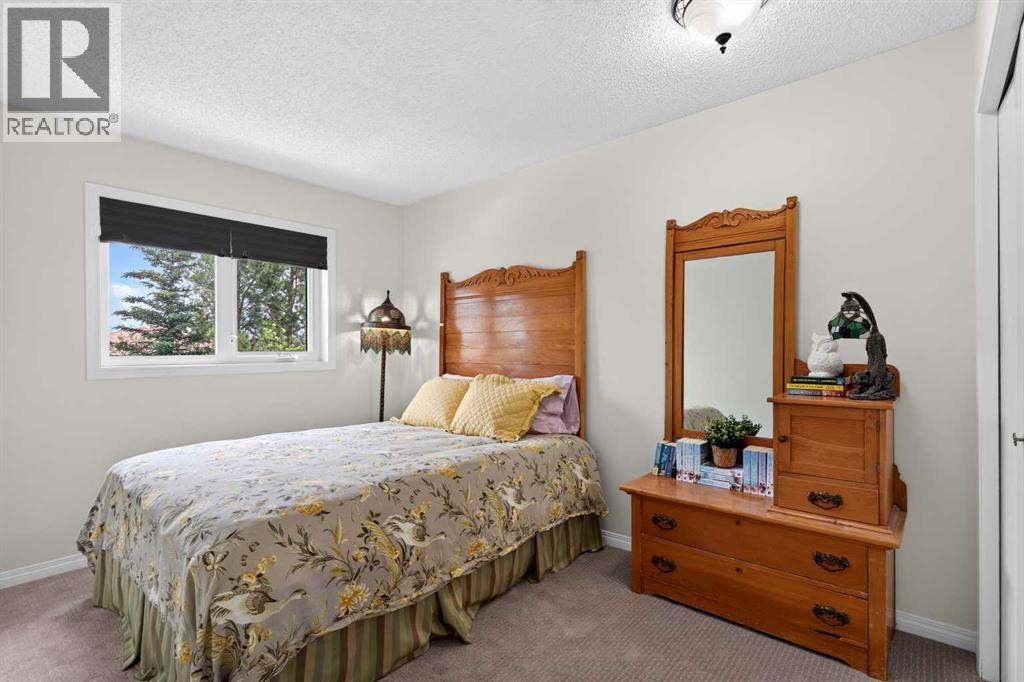 76 Edgepark Road Nw, Calgary, Alberta  T3A 4P8 - Photo 31 - A2322447