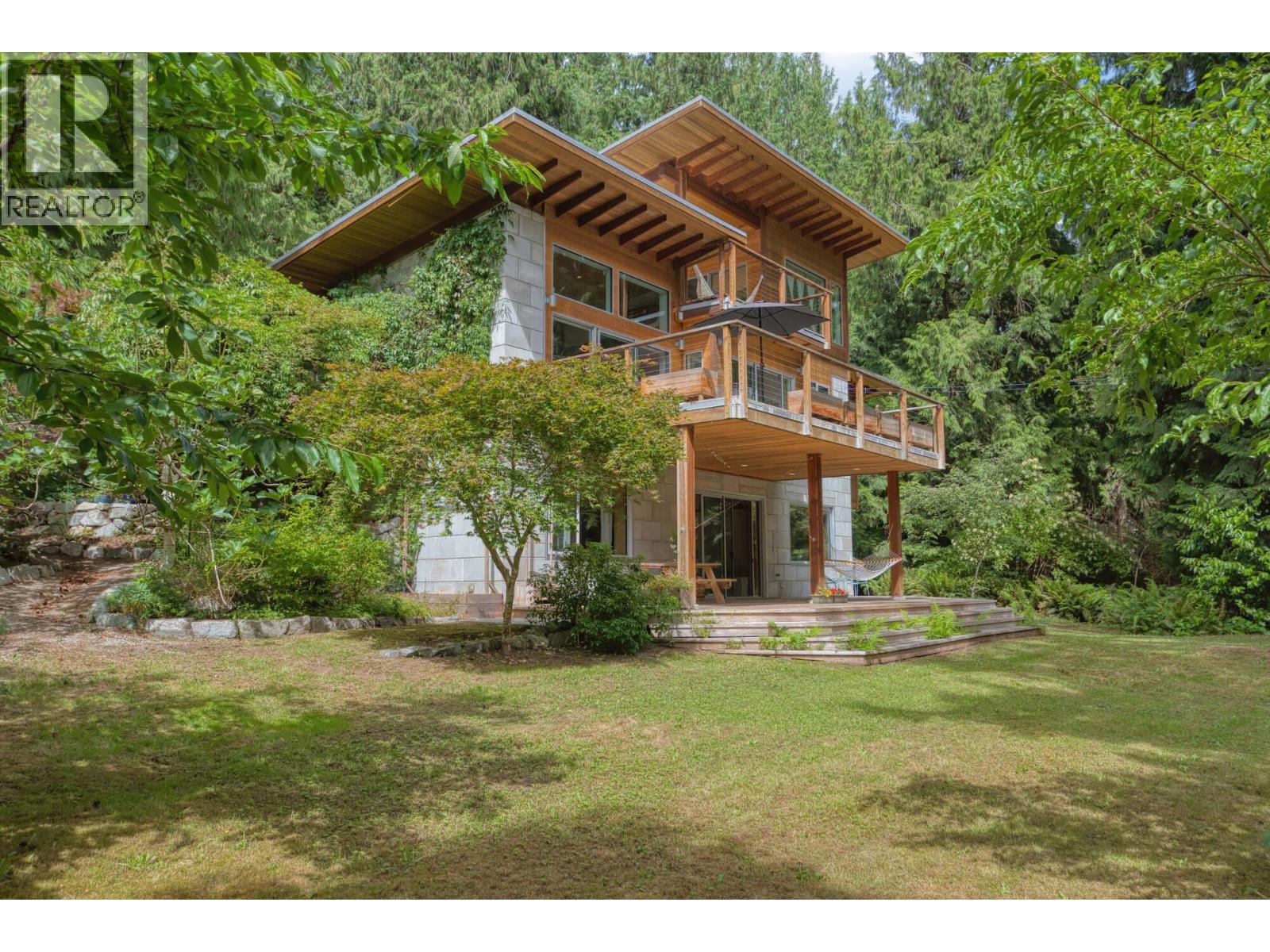 1111 EMERY ROAD, roberts creek, British Columbia