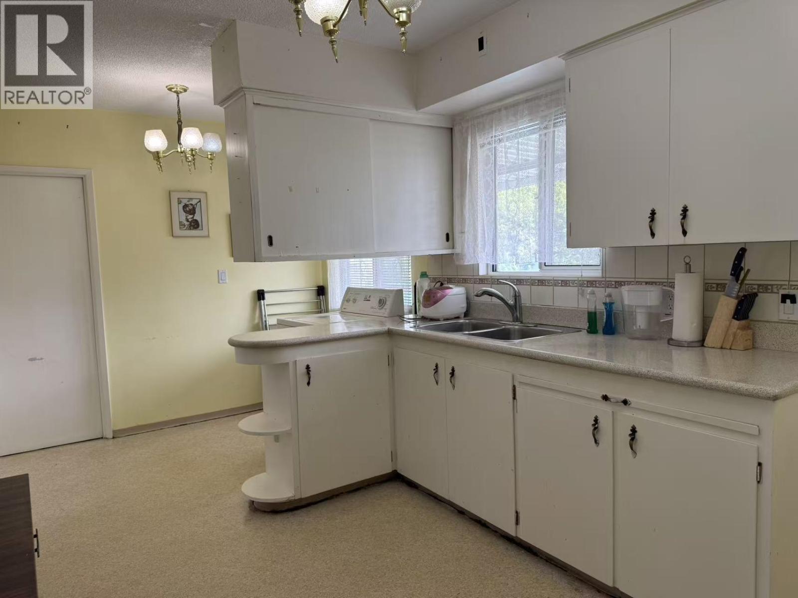 380 W 62nd Avenue, Vancouver, British Columbia  V5X 2E3 - Photo 6 - R3138111
