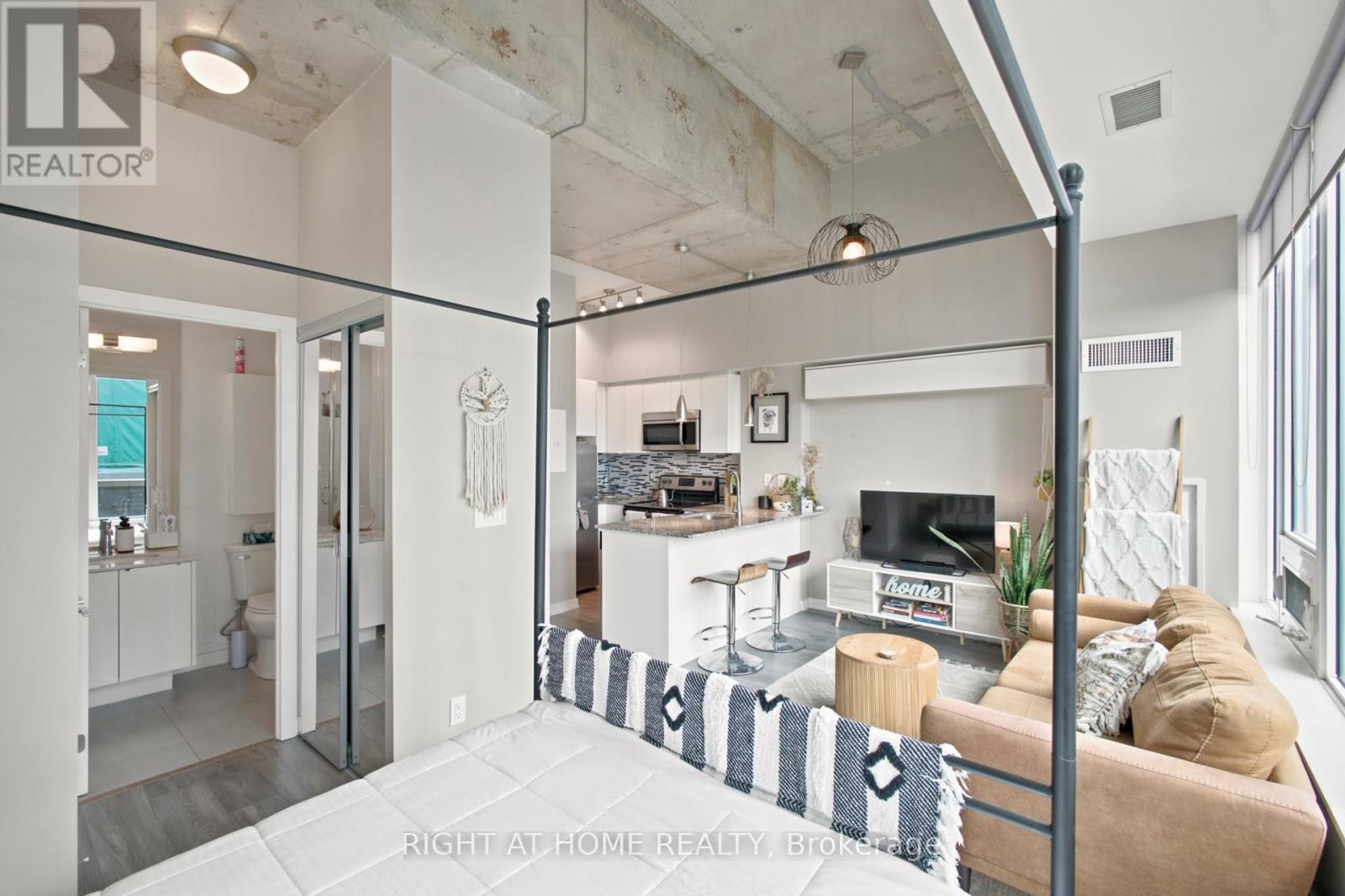 105 - 55 East Liberty Street, Toronto, Ontario M6K 3P9 - Photo 9 - C13470234