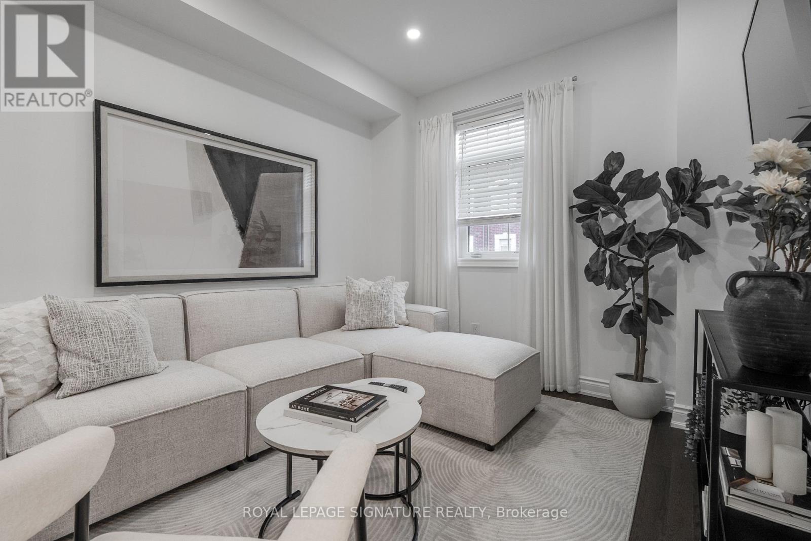 14 QUEEN MARY COURT, Vaughan, Ontario