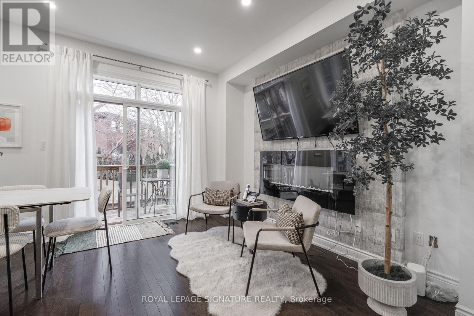 14 Queen Mary Court, Vaughan, Ontario  L4L 0H9 - Photo 10 - N13470232