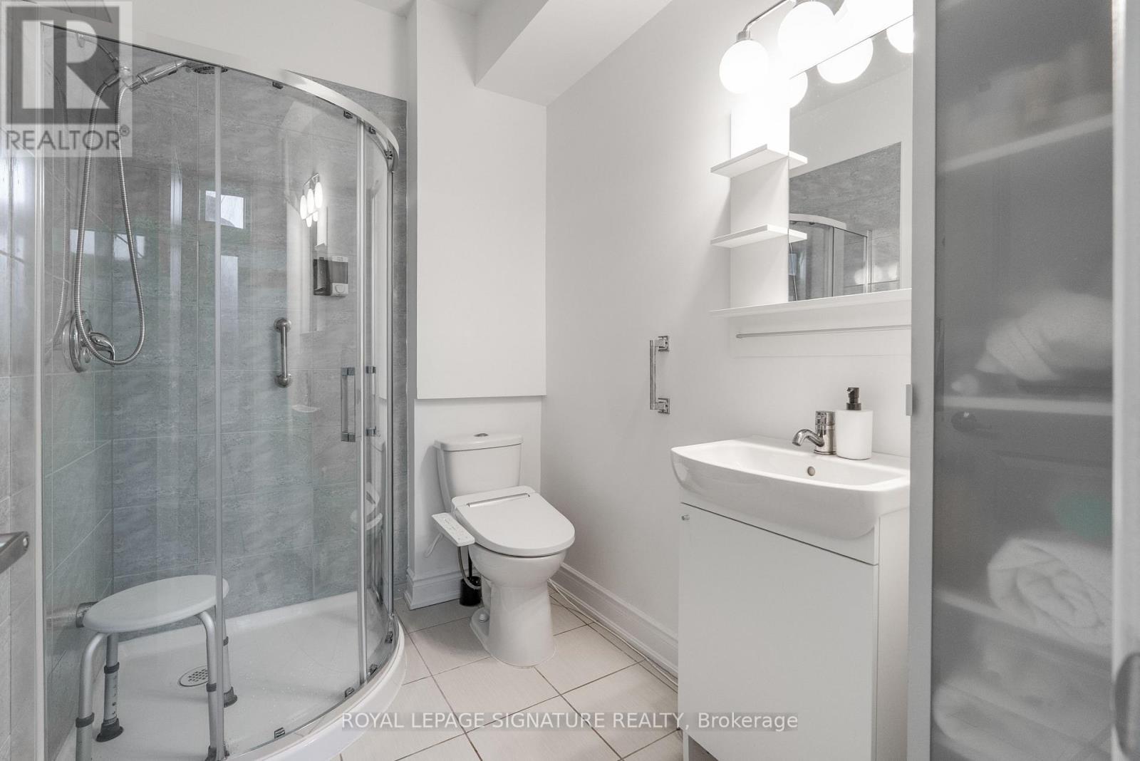 14 Queen Mary Court, Vaughan, Ontario  L4L 0H9 - Photo 28 - N13470232