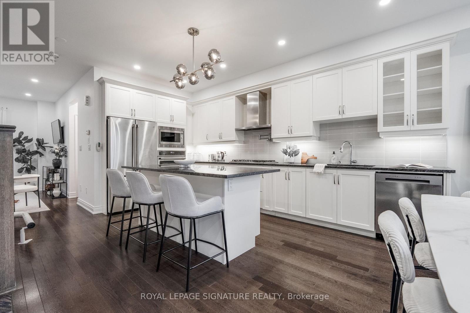 14 Queen Mary Court, Vaughan, Ontario  L4L 0H9 - Photo 5 - N13470232