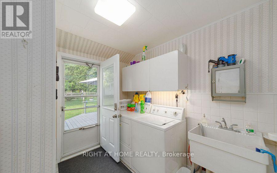 12 Lakeshore Road E, Oro-Medonte, Ontario L0L 2E0 - Photo 15 - S13470240