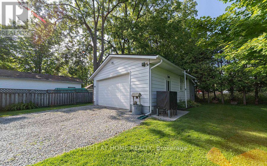 12 Lakeshore Road E, Oro-Medonte, Ontario L0L 2E0 - Photo 24 - S13470240