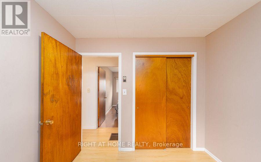 12 Lakeshore Road E, Oro-Medonte, Ontario L0L 2E0 - Photo 7 - S13470240