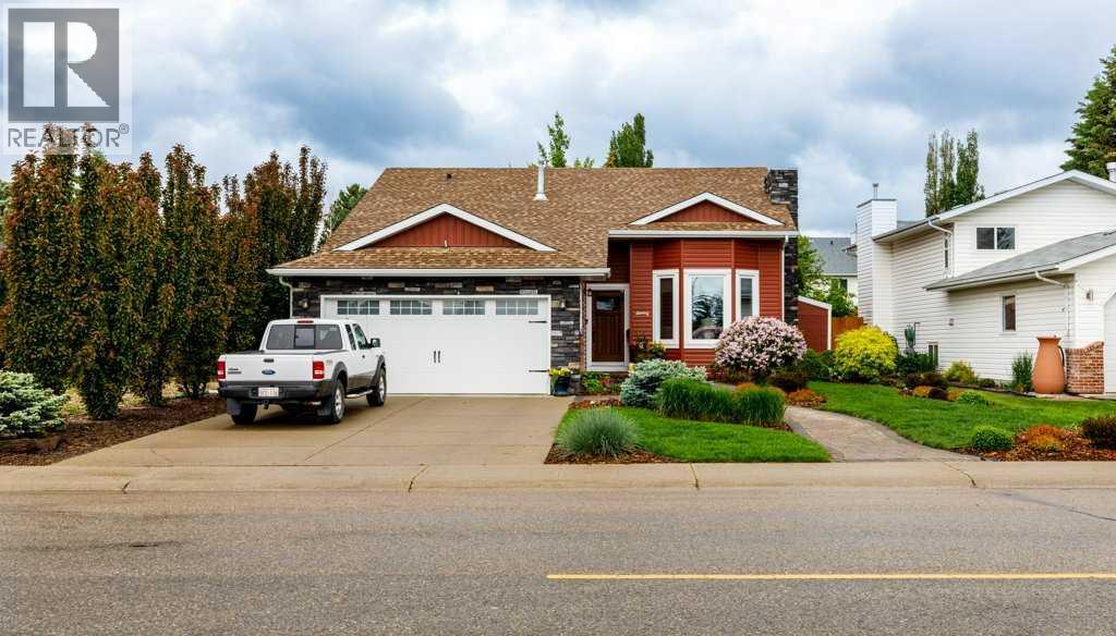 70 Douglas Avenue, Red Deer, Alberta  T4R 2G6 - Photo 1 - A2322559