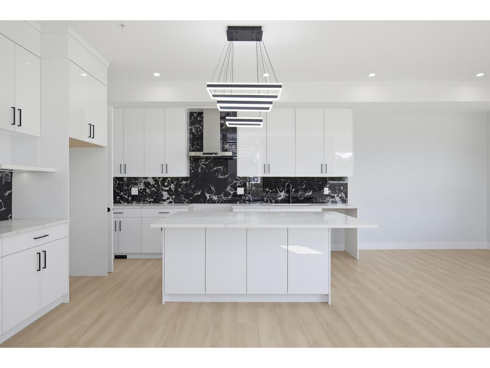 32613 Cherry Avenue, Mission, British Columbia  V2V 2T8 - Photo 4 - R3138038