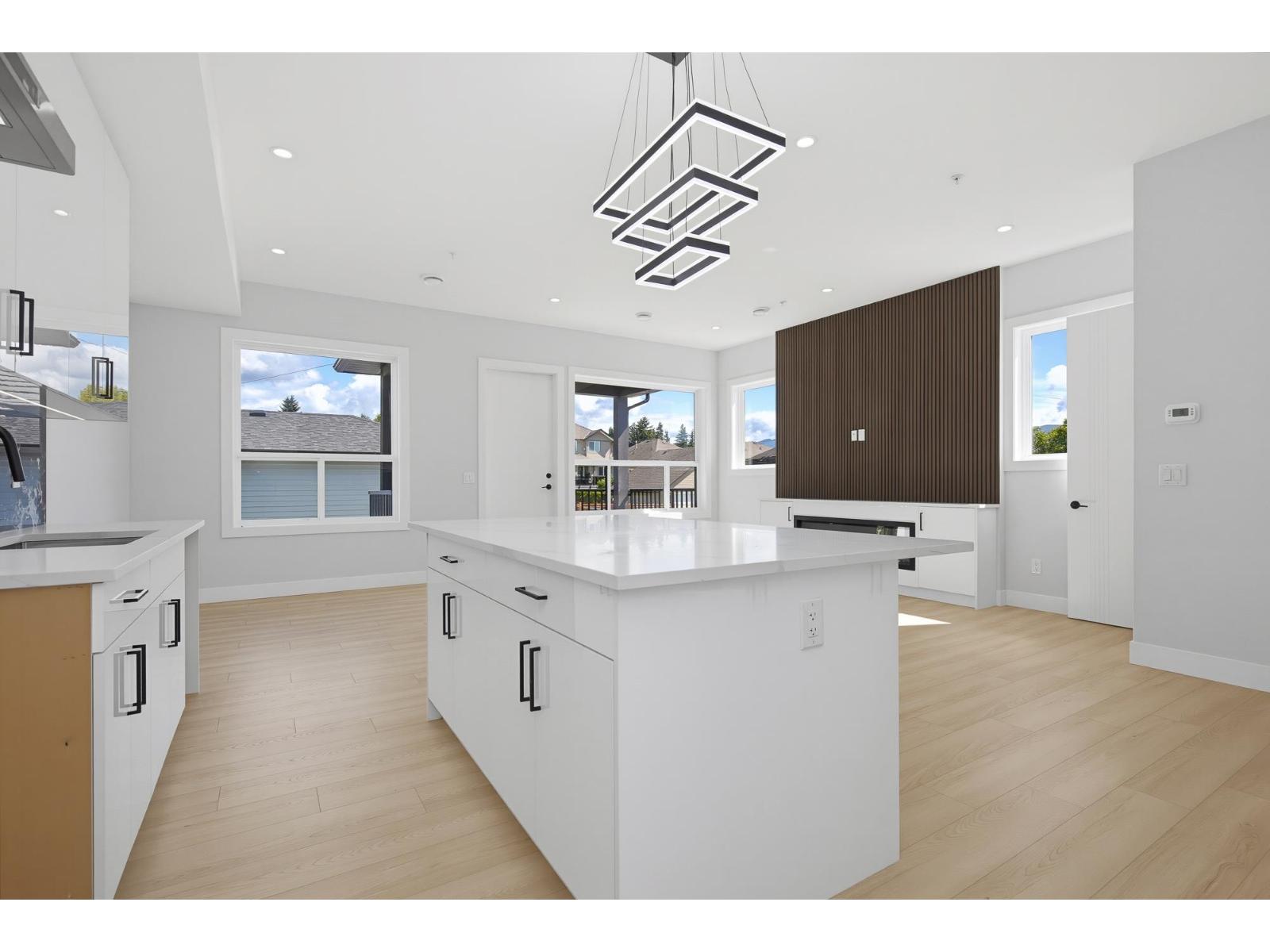 32613 Cherry Avenue, Mission, British Columbia  V2V 2T8 - Photo 8 - R3138038