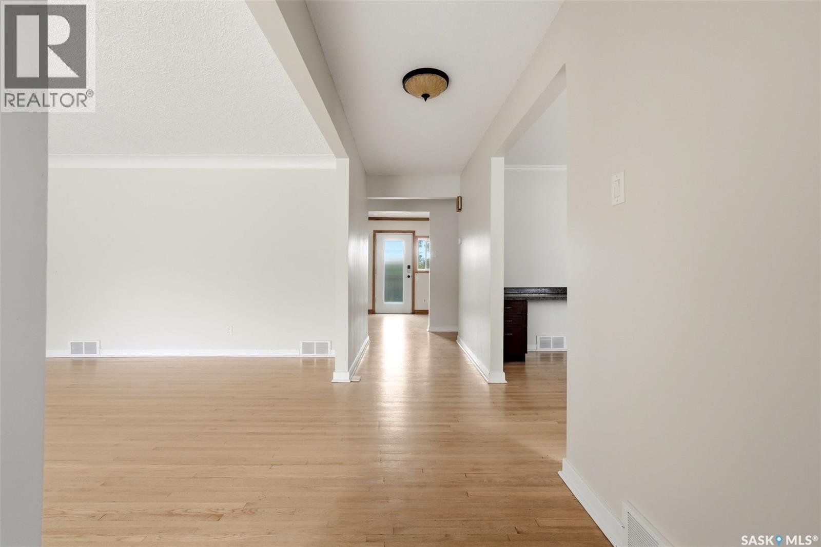 10 Lamont Crescent, Regina, Saskatchewan  S4S 4A4 - Photo 4 - SK040151